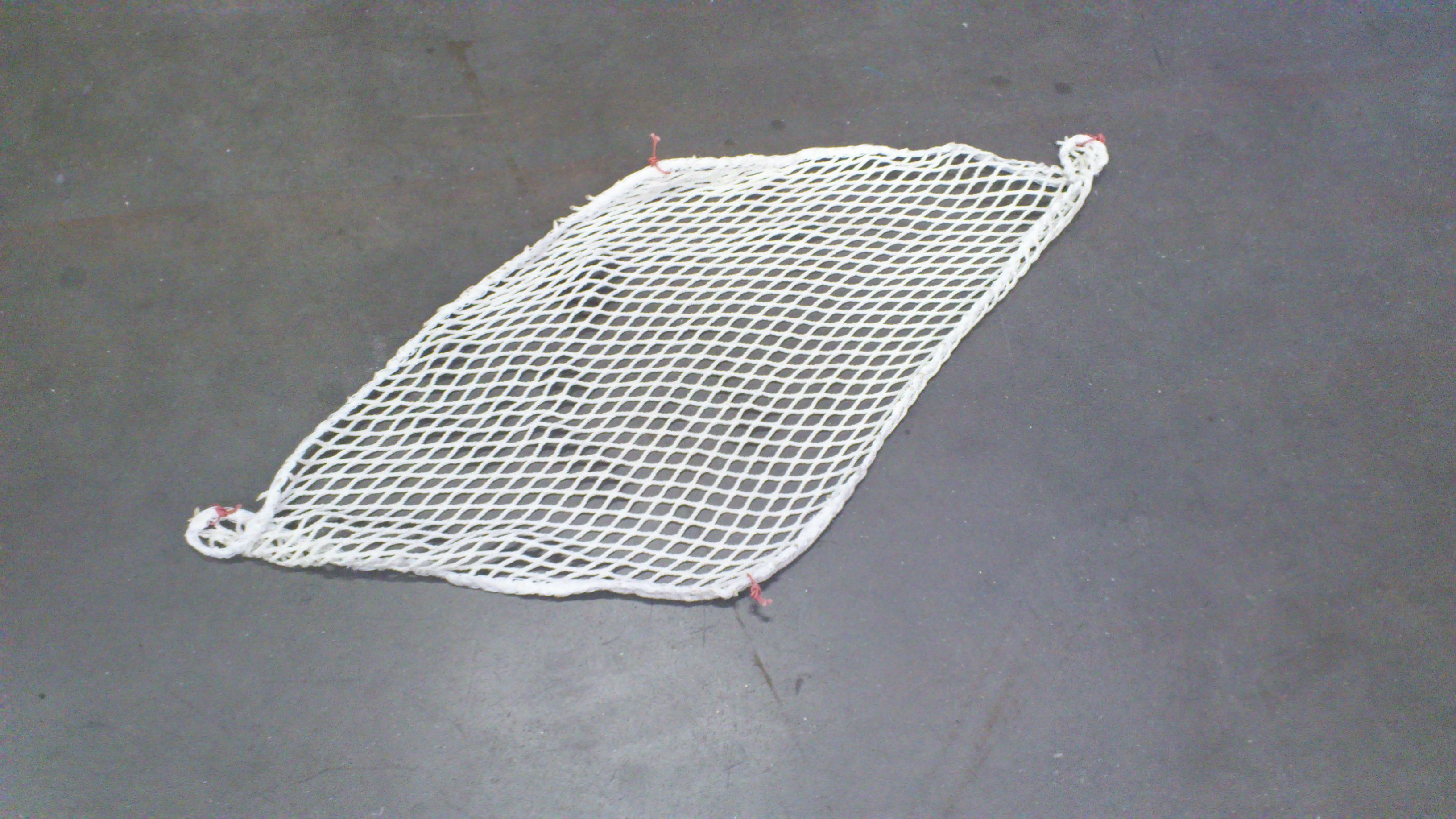 Filet maille antigrimpe nid d'abeille coloris noir (en laize de 2.44m). Le m linéaire (REF TUB-FIL.1) Filet maille antigrimpe nid d'abeille coloris noir (en laize de 2.44m). Le m linéaire (REF TUB-FIL.1)