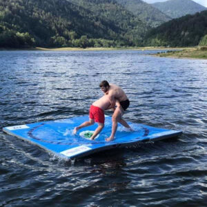 Tapis de lutte sur eau - 320 x 320 x 8 cm - pliable en 2 (Tapis préhoussé à finir de housser à réception, cause transport))