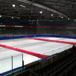 Séparateur de patinoire en mousse - housse soudée en PVC non feu M2, Liaison par bandes agrippantes - Dimensions : 200 x 35 x hauteur 25 cm (bavettes de liaisons fournies)